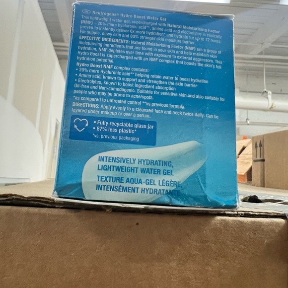 Nuetragena Hydro Water Gel - Picture 2 of 3